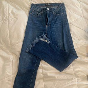 Frayed hem jeans